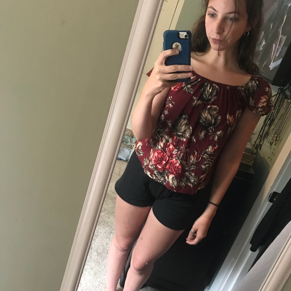 Fashion top size small